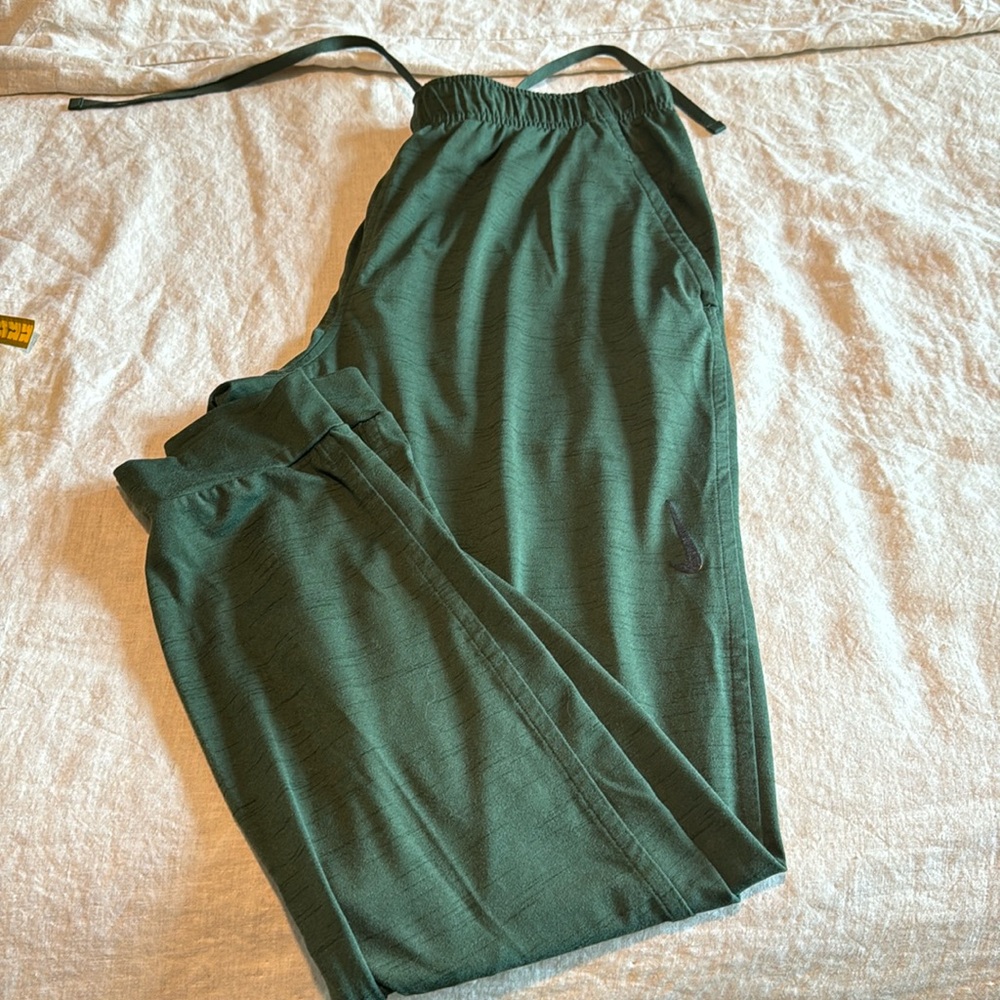 Nike men yoga pants size L